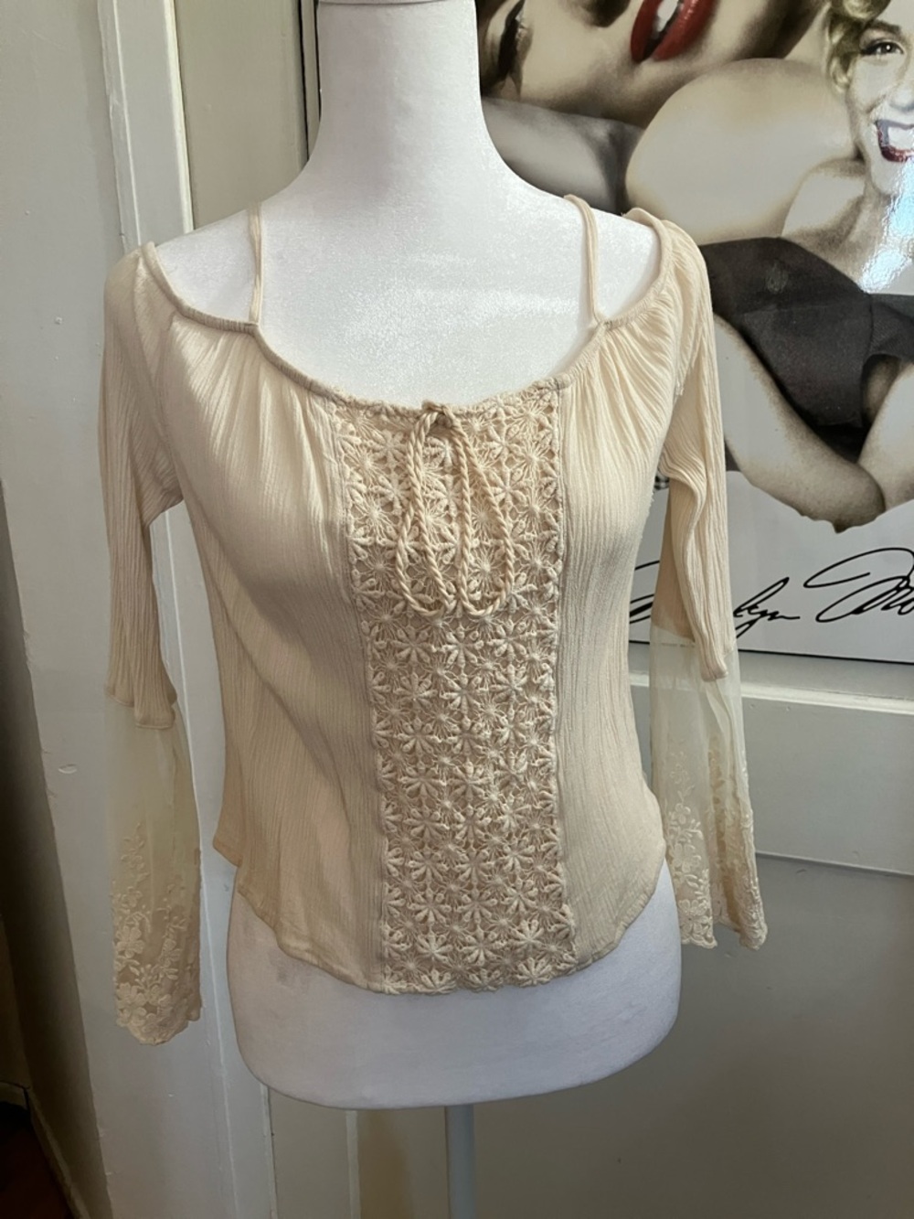 3/30$ Garage Boho Western Lace Mesh Cold Shoulder Top | Cream | Size small